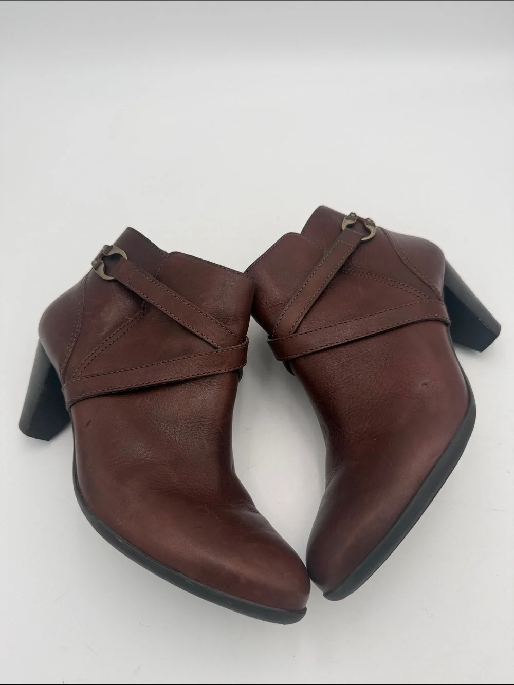 Nurture Women's Brown Leather Ankle Booties 10M Side Zip fall casual office Y2K